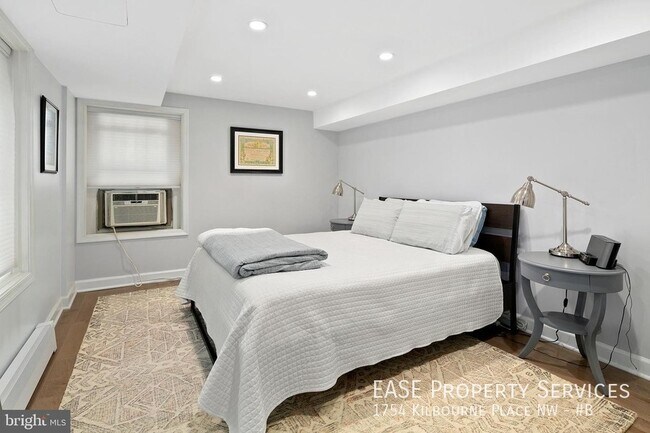Foto del edificio - 1754 Kilbourne Pl NW