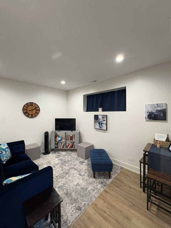 Foto del edificio - 6317 S Rhodes Ave