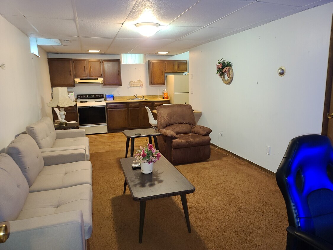 12 Robins Sq E Unit 2, Norwalk, CT 06854 Apartments in Norwalk, CT