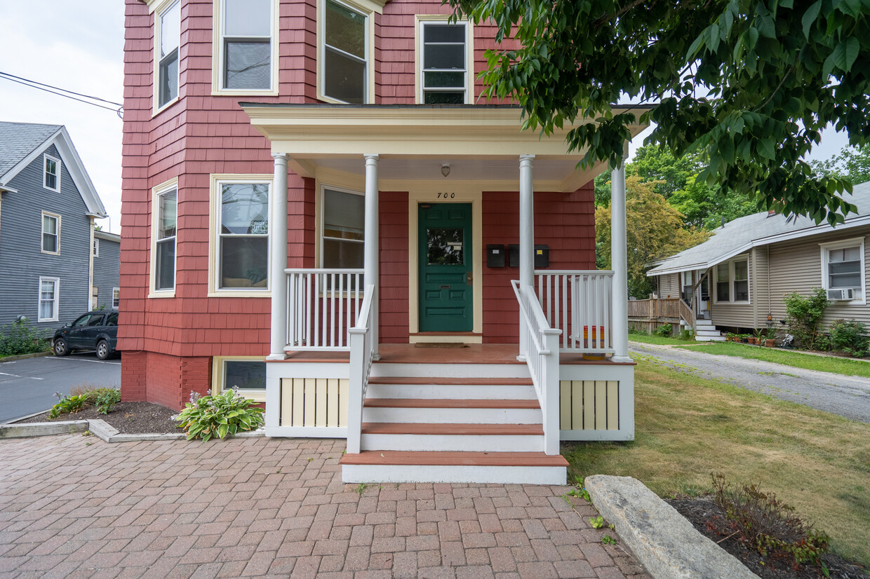 Front porch - 700 Washington Ave