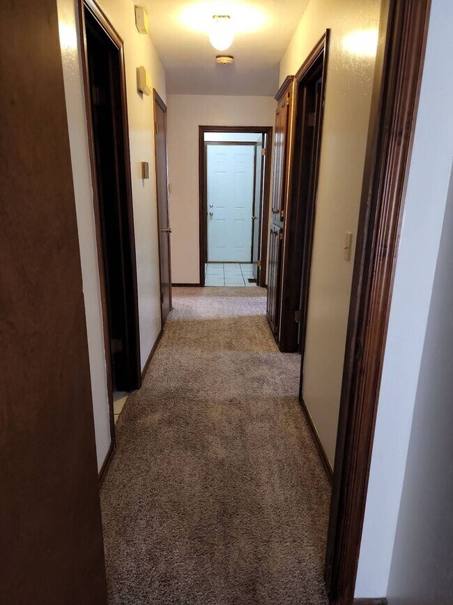 Building Photo - Edmond Rental