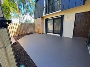 Building Photo - 2467 Waterside Dr