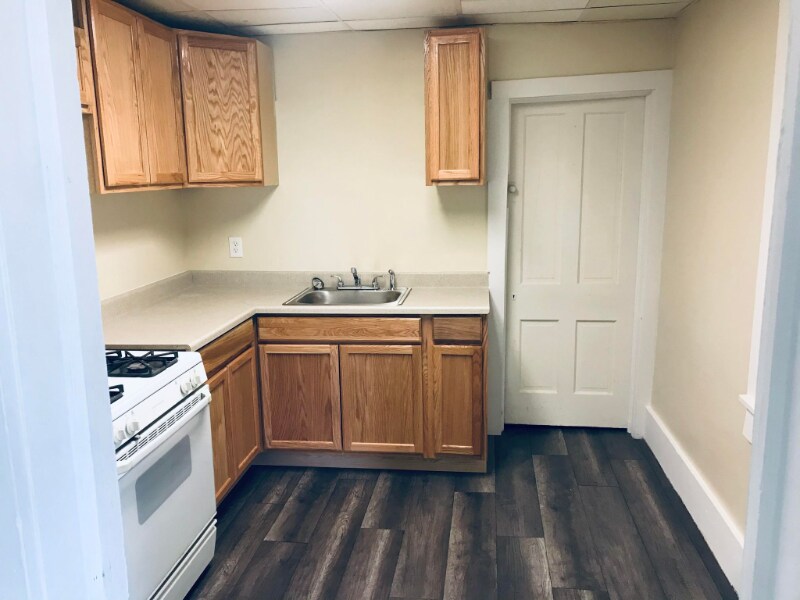 1200 1/2 Gomber Ave, Cambridge, OH 43725 Room for Rent in Cambridge