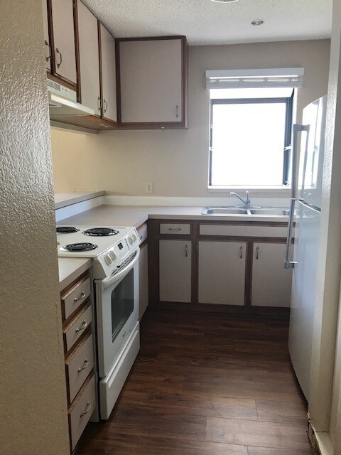Foto del edificio - Spacious 1-Bedroom Ground Floor Apartment ...