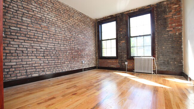 Building Photo - 275 Linden St