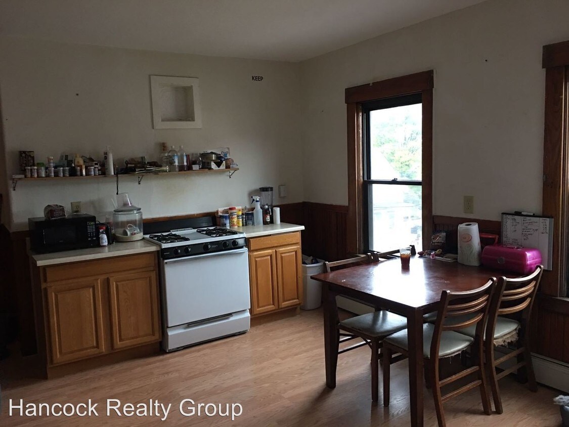 2 br, 1 bath Apartment 79 Falulah Street Condo for Rent in