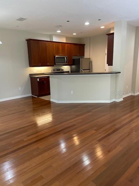 Foto del edificio - 596 Pinebranch Cir