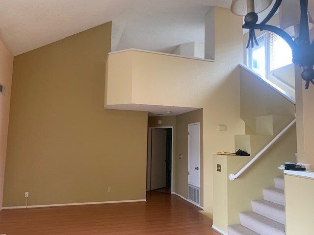 Building Photo - 245 Sunset Dr