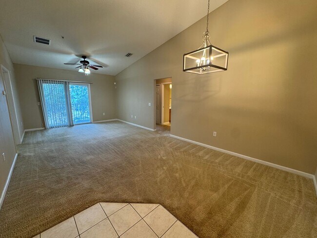 Building Photo - Nature's Hideaway 3BR Condo Available for Now!
