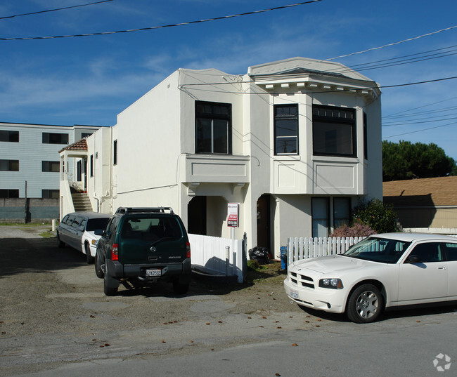 Building Photo - 374 2nd Ave