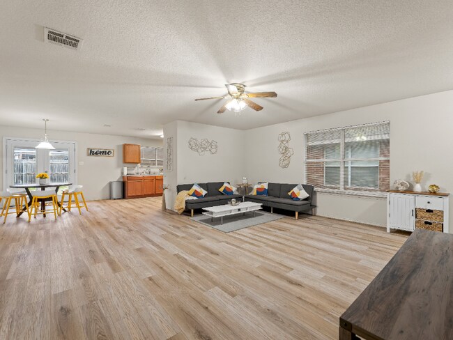 Foto del edificio - 2817 Maegen Cir