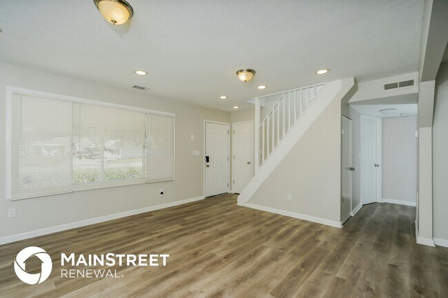 Foto del edificio - 9335 Donerail Way