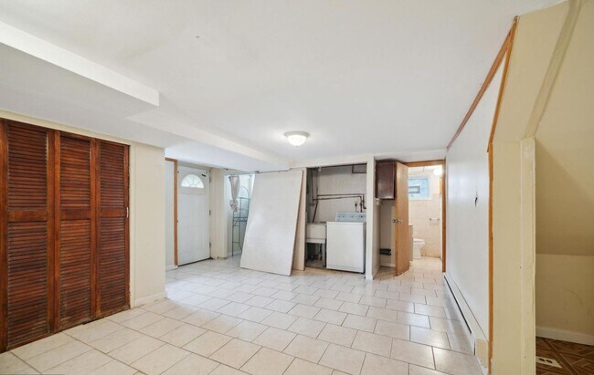 Foto del edificio - 7901 Woolston Ave