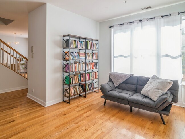 Foto del edificio - 170 N Marion St