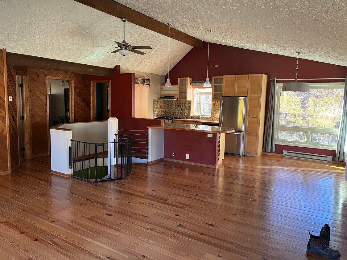 Foto principal - 120 Hillside Dr