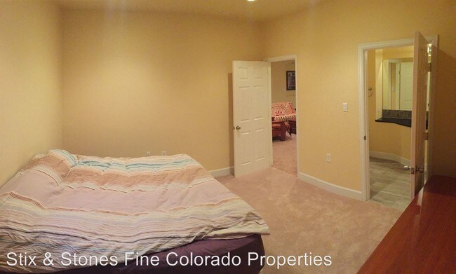 Building Photo - 16930 E Hinsdale Way