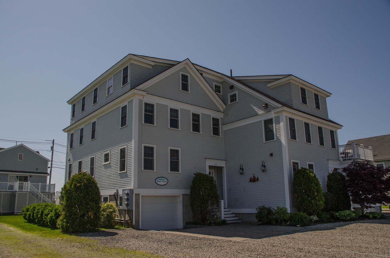 Primary Photo - 32 Reserve St