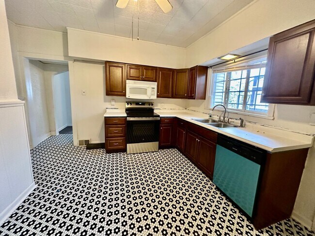 Foto del edificio - 3016 Mary St