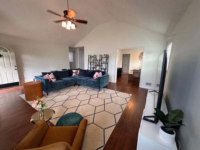 Building Photo - Brick Ranch Home for Rent in Saratoga Woods!
