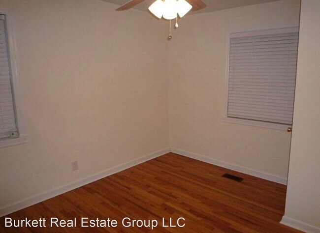 Building Photo - 3 br, 2 bath House - 918 Papaya St