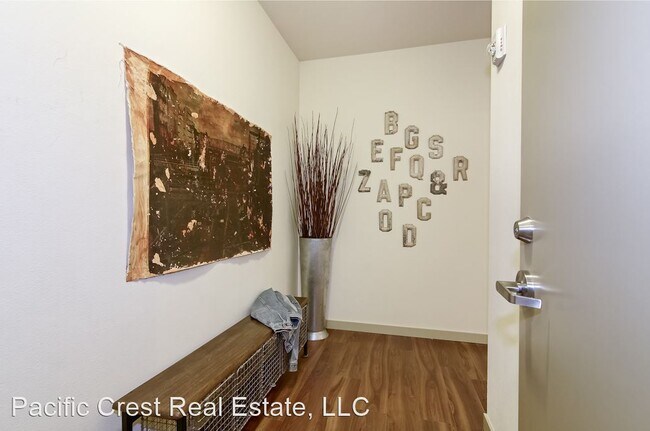 Building Photo - 1623 Bellevue Ave