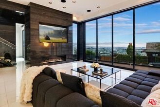 Building Photo - 1545 Marlay Dr