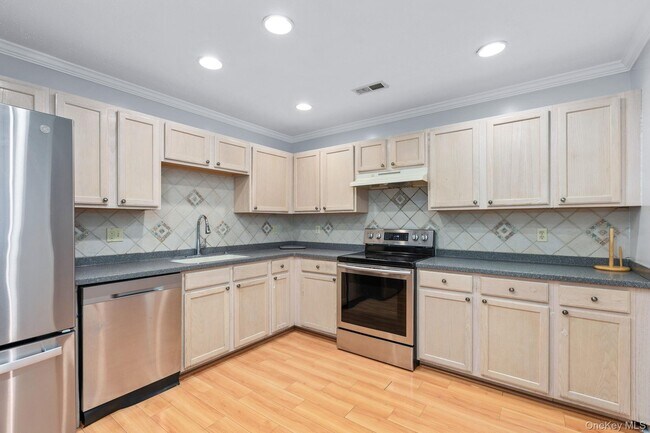 Foto del edificio - 104 Sparrow Ridge Rd