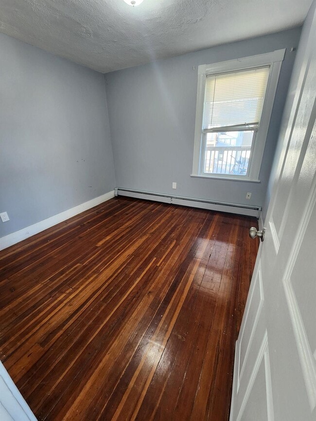 Bedroom 1 - 102 Knox St