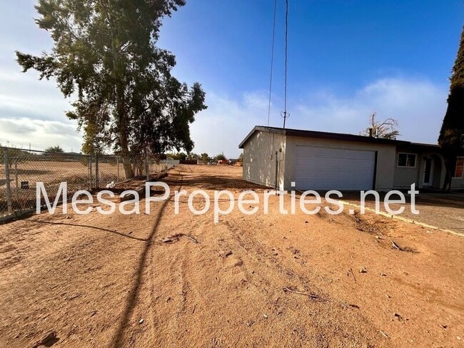 Foto del edificio - 16559 Manzanita St