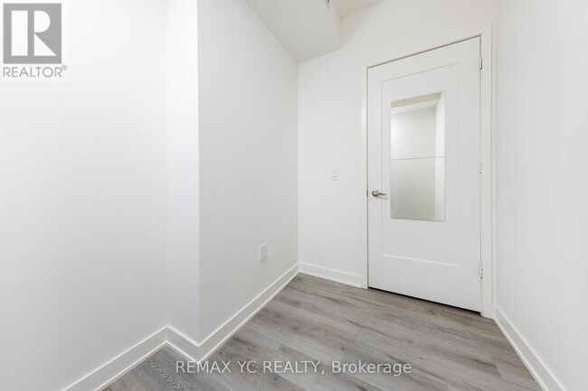 Photo du bâtiment - 121 Lower Sherbourne St