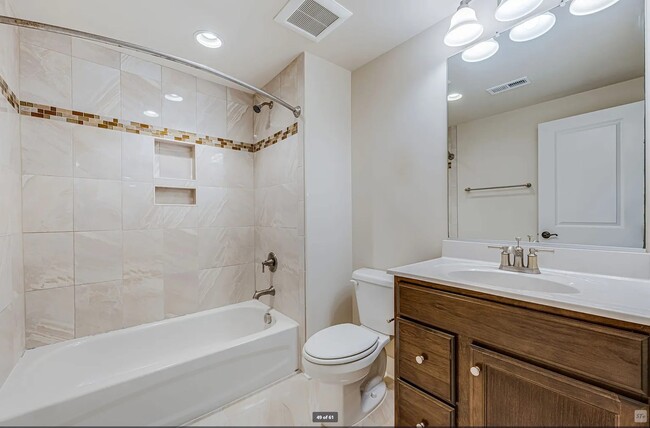 Building Photo - 2032 Arch Dr