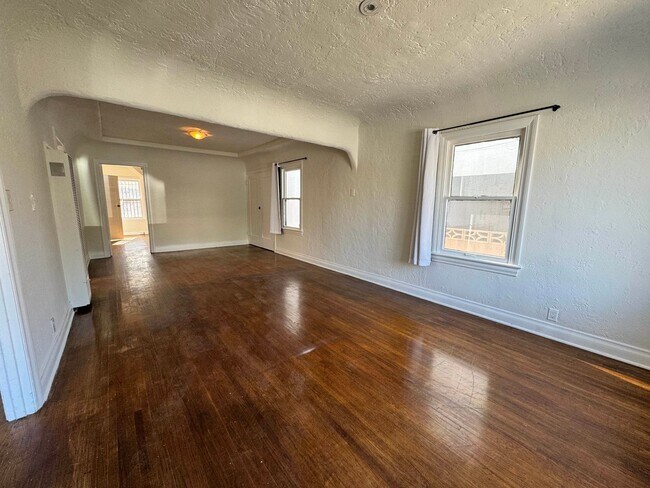 Building Photo - Two Bedroom Front House near Westside Village