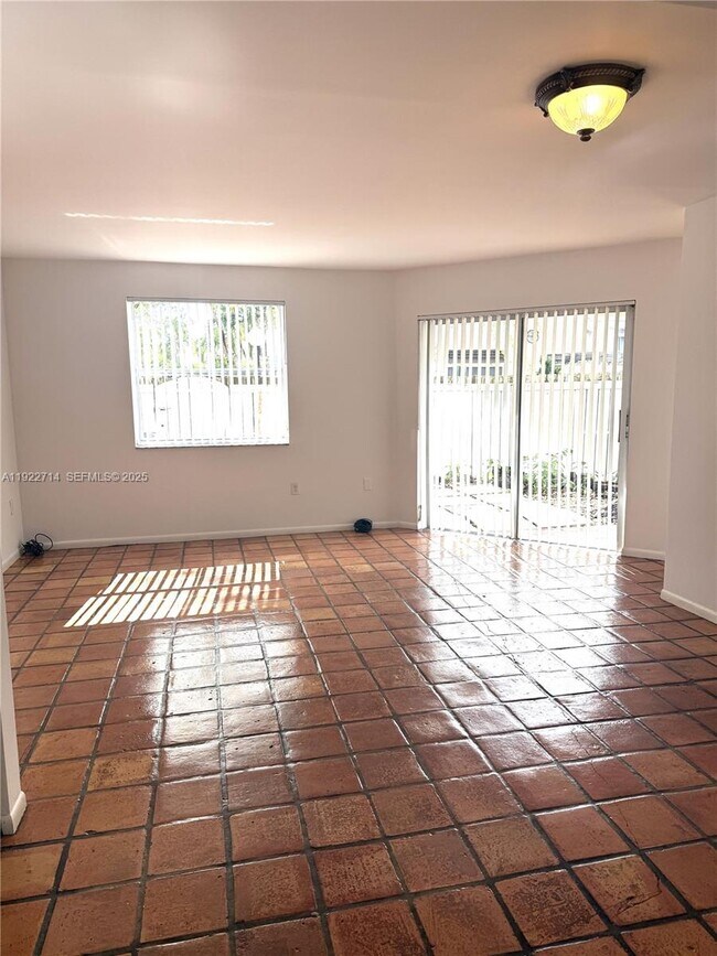 Foto del edificio - 6860 SW 45th Ln