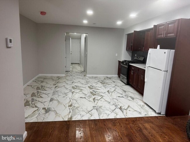 Foto del edificio - 810 McDowell Ave