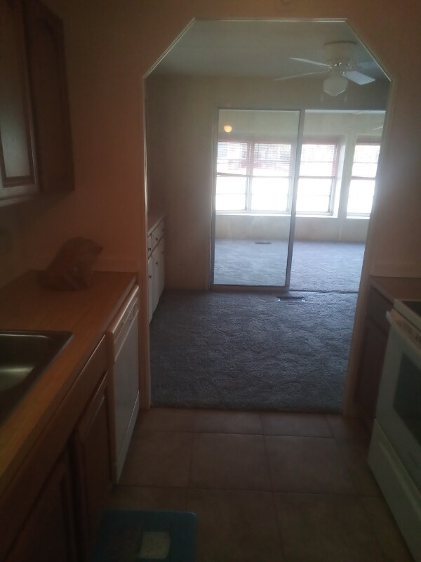 Foto del edificio - 8124 Eagle Dr