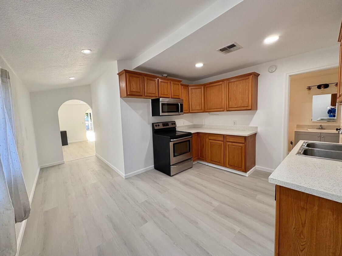 Primary Photo - Beautifully Remodeled 2 Bedroom 1 Bath Hom...