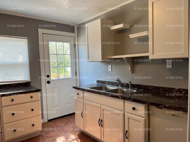 Foto del edificio - Charming 1 bed 1 bath in KCMO!