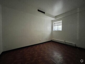 Building Photo - 442 W 238th St