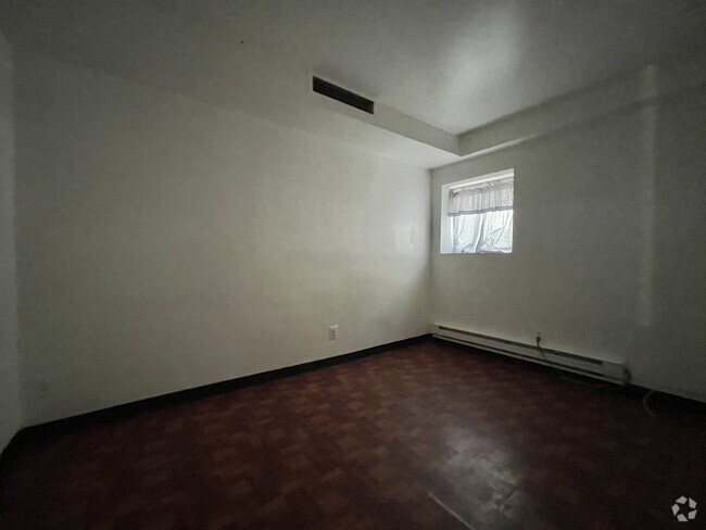 Building Photo - 442 W 238th St