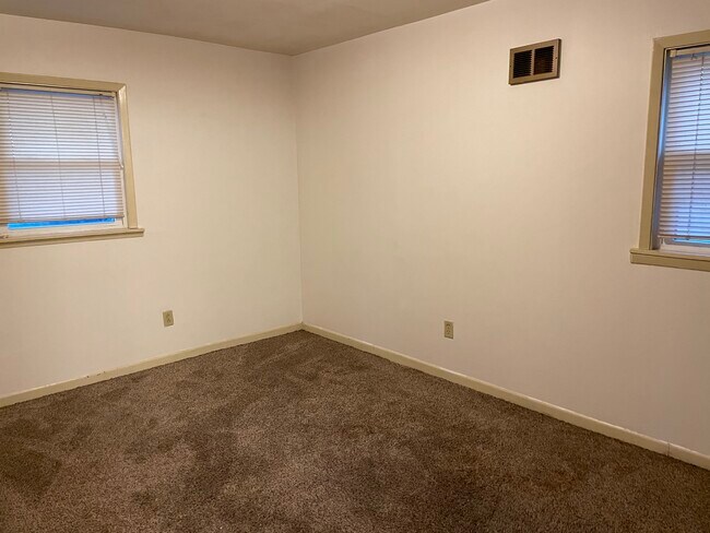Bedroom - 308 Harrison St