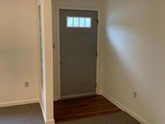 Entrance - 7 Mruck St