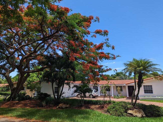 Building Photo - 9501 SW 69th Ct