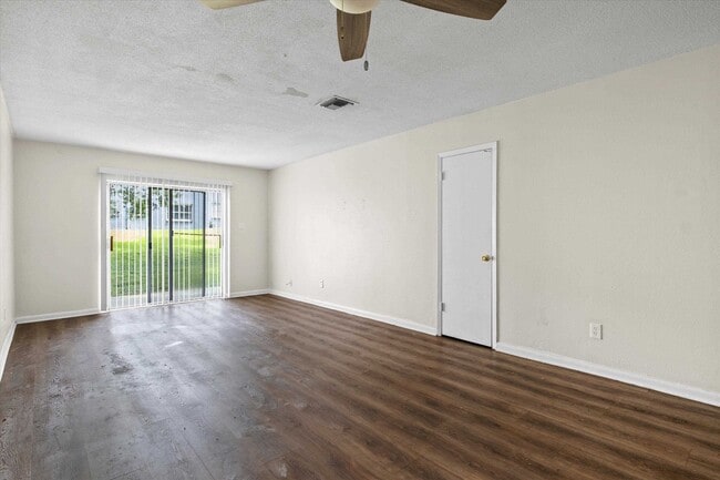 Building Photo - 2325 W Pensacola St