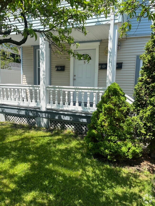 Building Photo - 511 7th Ave