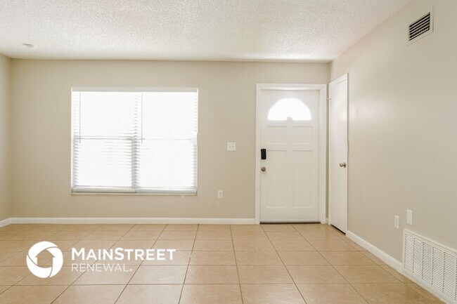 Building Photo - 7130 Chaucer Ln