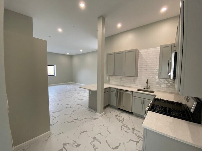 Foto del edificio - 225-235 Essex St