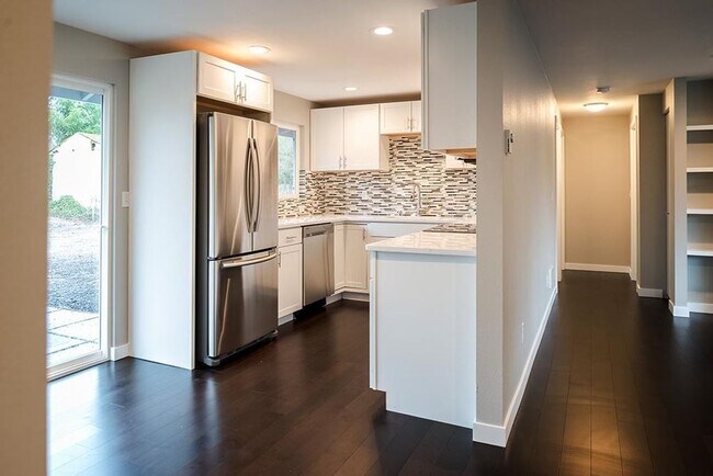 Foto del edificio - High-End Finished Mountlake Terrace Home