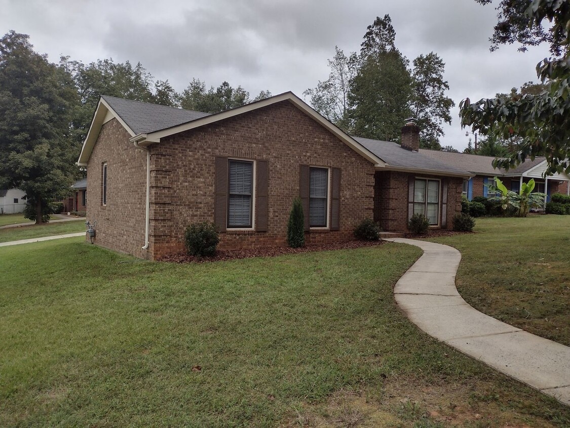 Primary Photo - 9720 Stillwater Ln
