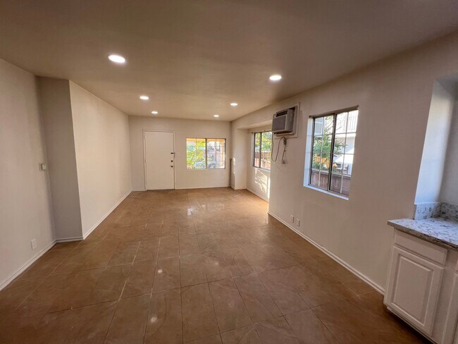 Foto del edificio - 2718 Concord Ave