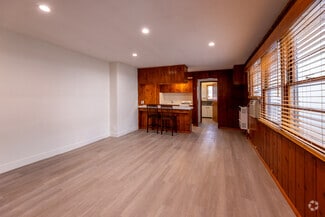 Building Photo - 4360 Kraft Ave
